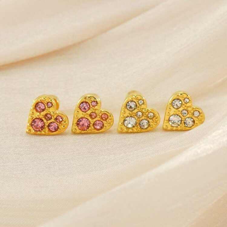ΣΚΟΥΑΡΙΚΙΑ HEART STUDS ΑΠΟ ΑΝΟΞΕΙΔΩΤΟ ΑΤΣΑΛΙ