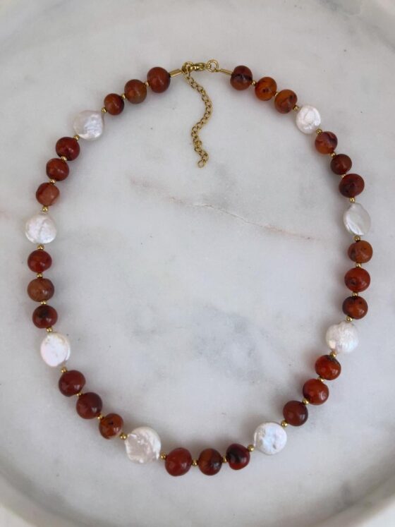 ΚΟΛΙΕ CARNELIAN RED ΜΕ ΗΜΙΠΟΛΥΤΙΜΟΥΣ ΛΙΘΟΥΣ