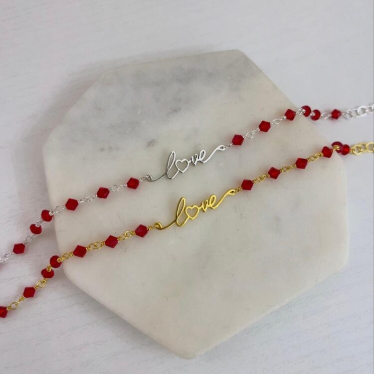 ΒΡΑΧΙΟΛΙ LOVE ΠΛΕΓΜΕΝΟ ΜΕ ΚΟΚΚΙΝΑ ΚΡΥΣΤΑΛΛΑ
