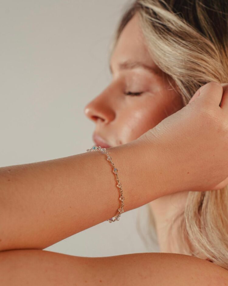 ΒΡΑΧΙΟΛΙ ΠΛΕΓΜΕΝΟ ΜΕ ΛΕΥΚΑ ΚΡΥΣΤΑΛΛΑ ΑΠΟ ΑΣΗΜΙ 925